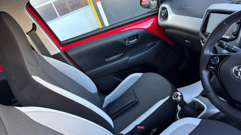 Toyota Aygo 1.0 VVT-i X-Play 5dr Petrol Hatchback